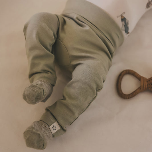 Solid | Fitted pants