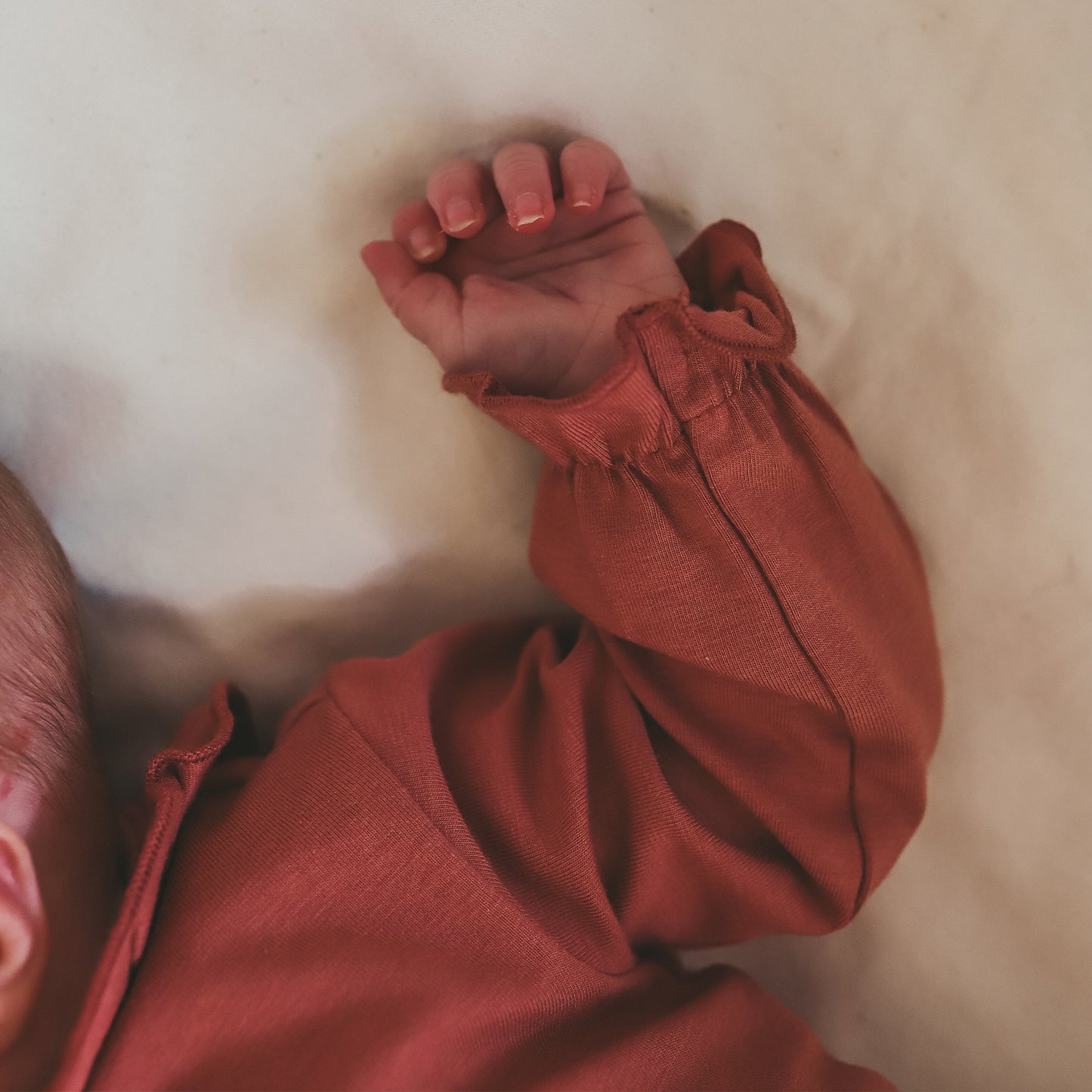 Solid | Ruffle longsleeve